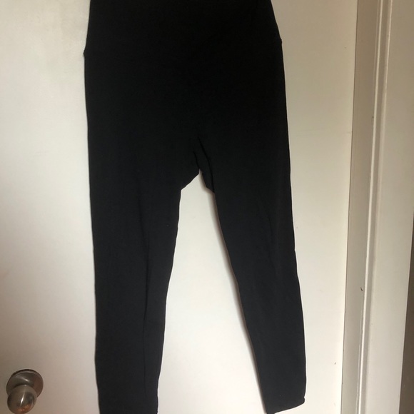 Aritizia TNA Black Leggings - Picture 2 of 3